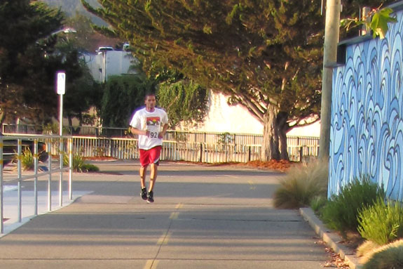 Runner Thierren Davis lopes towards the home stretch of the Fun Run/Walk in Monterey.    <br /><em>Photo by State Bar of California</em>